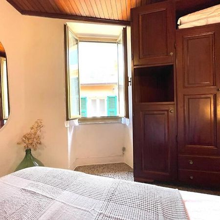 Historic Downtown Home By The Sea With King Bed Monterosso al Mare Exterior photo