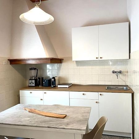 Historic Downtown Home By The Sea With King Bed Monterosso al Mare Exterior photo